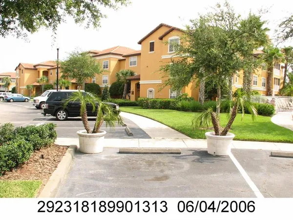 $2,300 | 5447 Vineland Road, Unit 1313, Orlando, FL 32811
