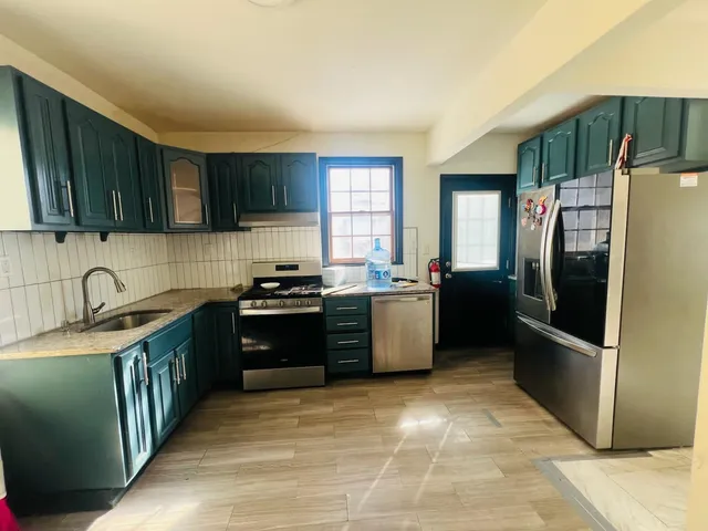 $2,800 | 66 Washington Place, Unit 2, East Rutherford, NJ 07073