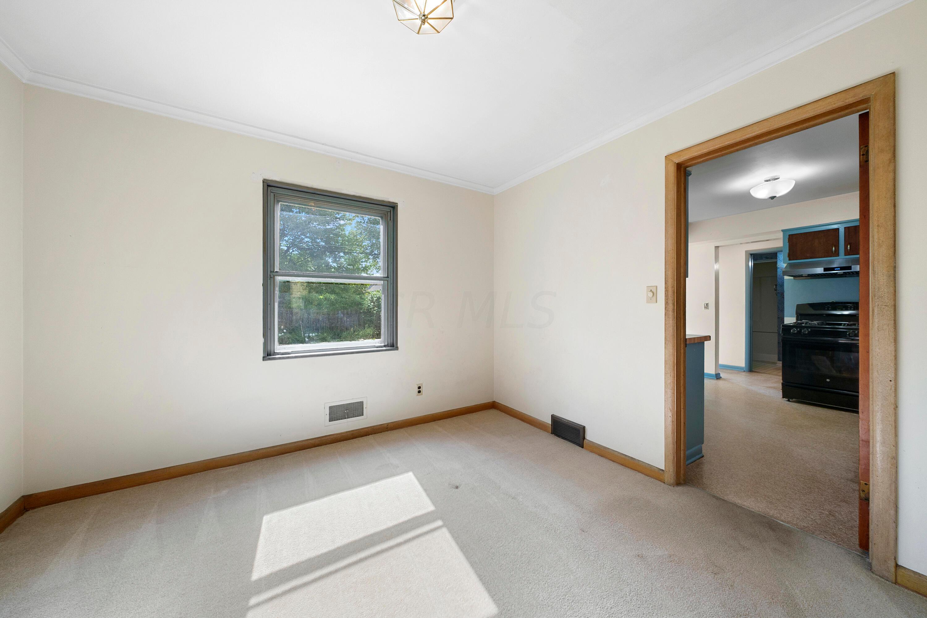 2676 Welsford Road Columbus, OH 43221 - Photo 7 of 30 DinningRoom
