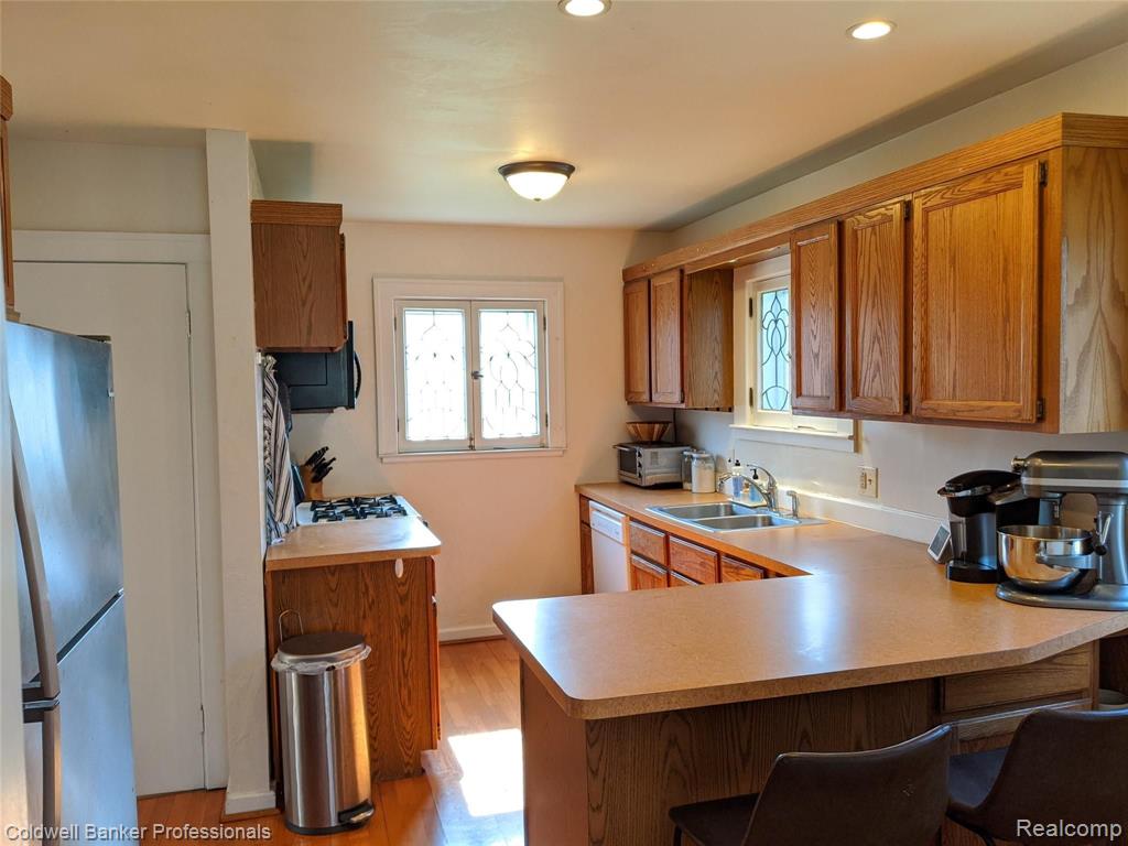 777 Barrington Road Detroit, MI 48215 - Photo 14 of 41
