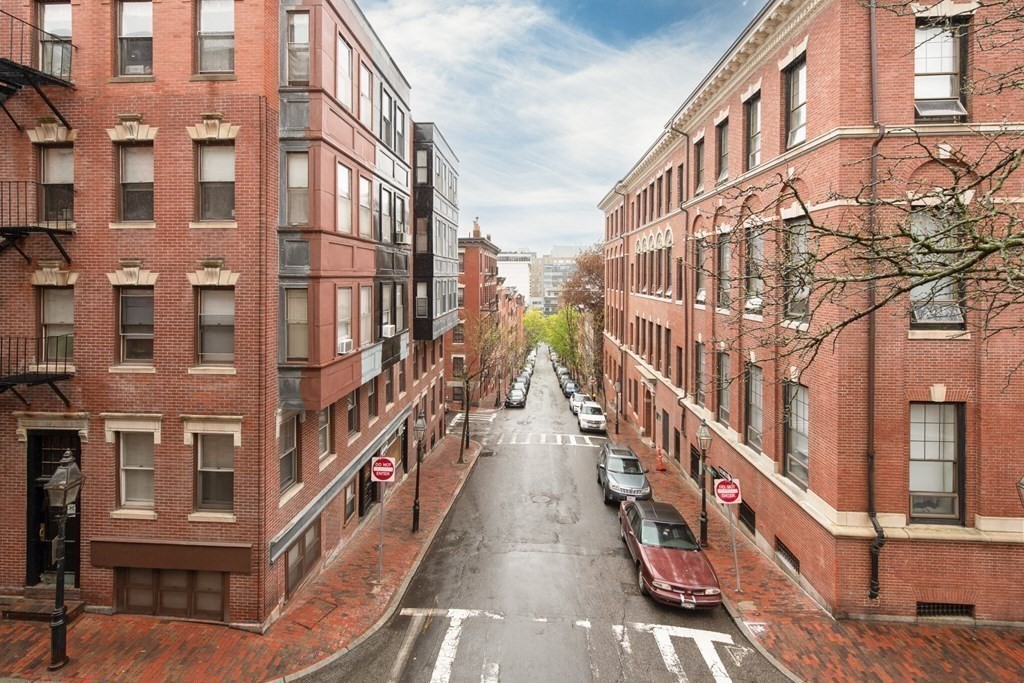54 Myrtle Street, Unit 5 Boston, MA 02114 - Photo 10 of 13