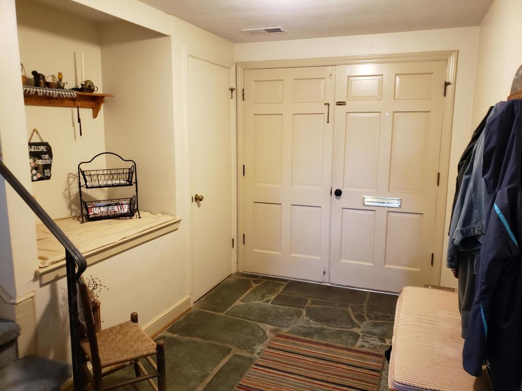 3333 Frontier Road Northwest Roanoke, VA 24012 - Photo 14 of 44 Entry Foyer