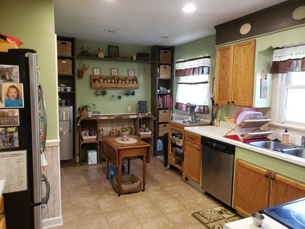 3333 Frontier Road Northwest Roanoke, VA 24012 - Photo 8 of 44 Kitchen View 4