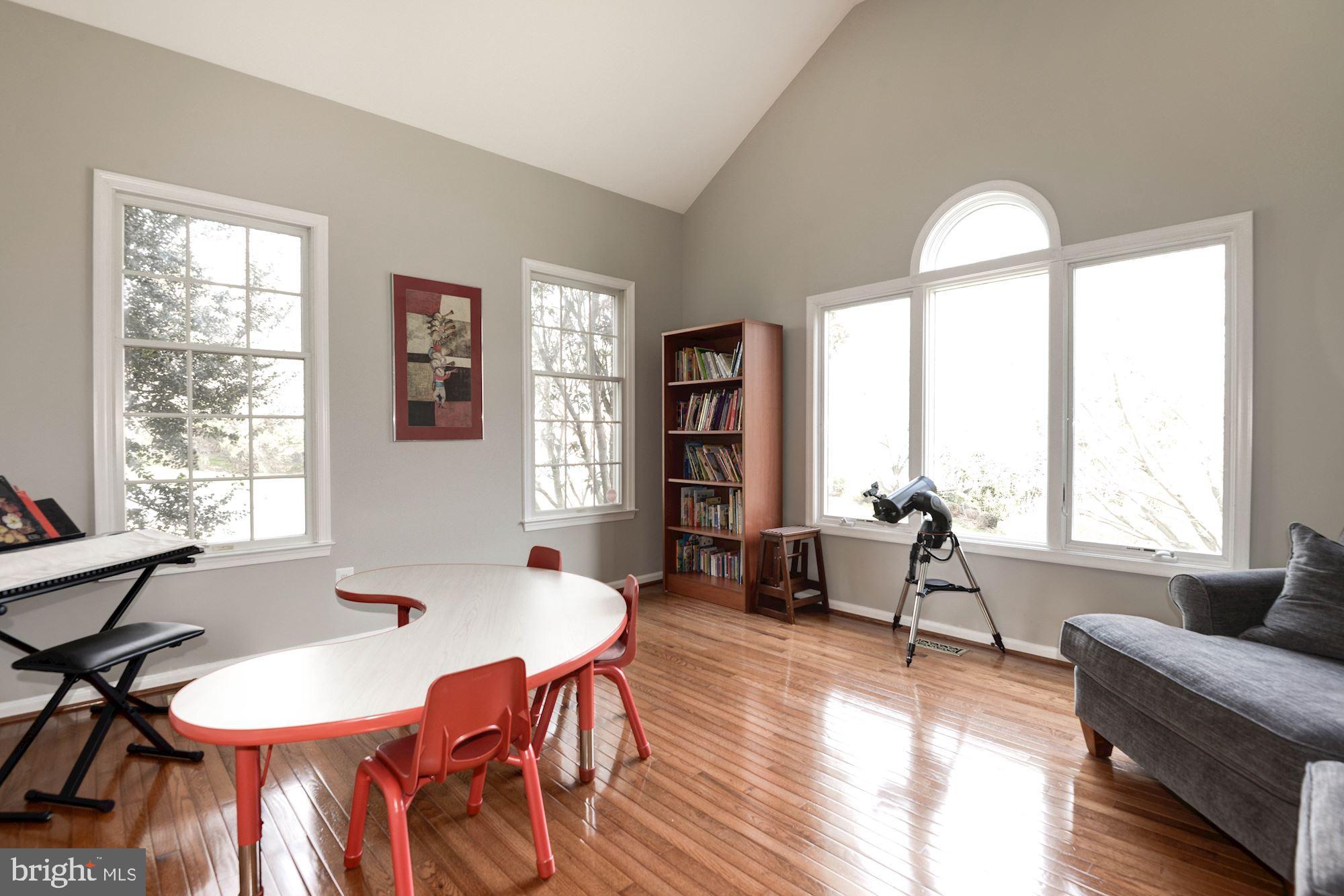 1340 Dasher Lane Reston, VA 20190 - Photo 18 of 59 Conservatory