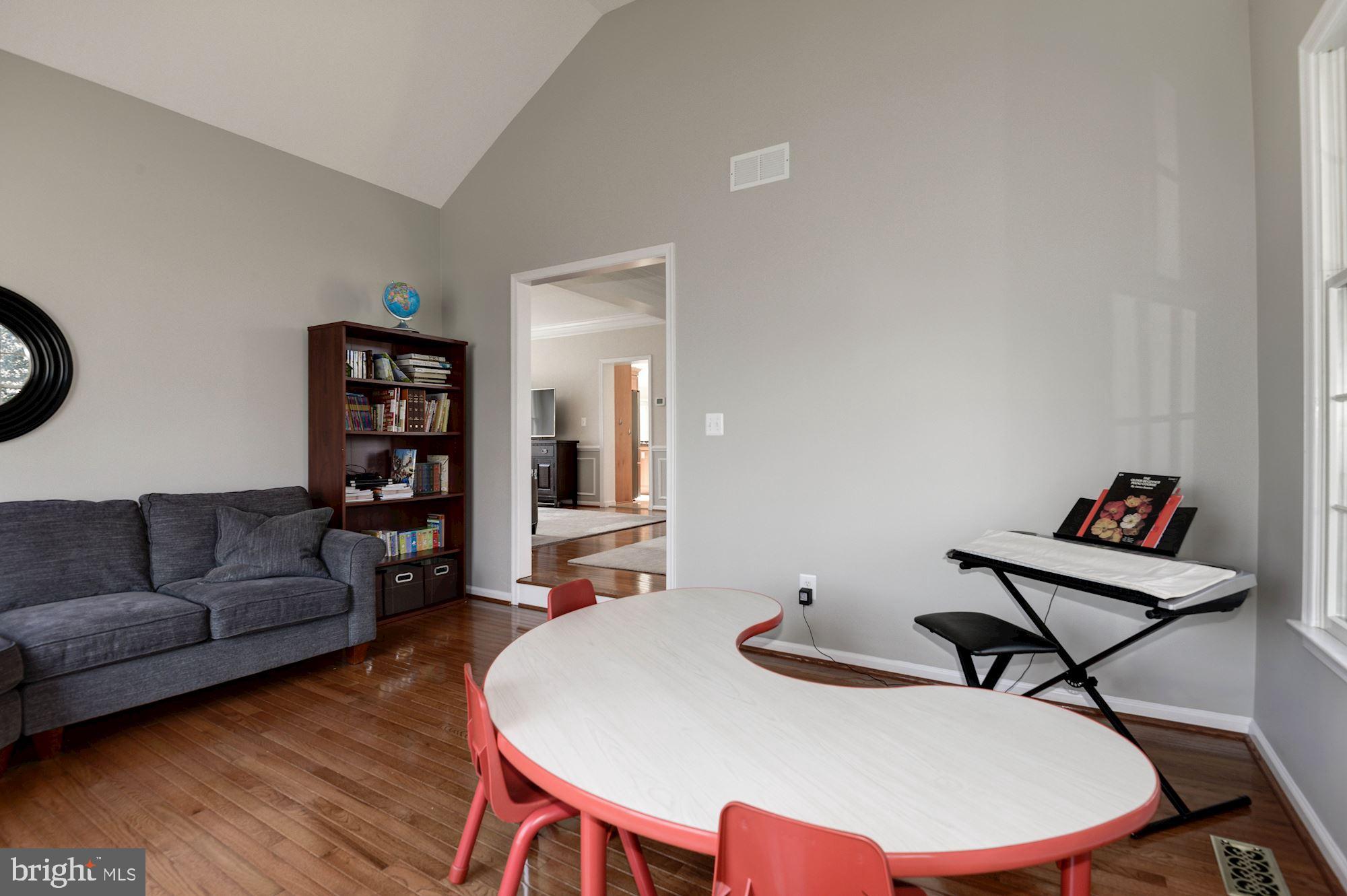 1340 Dasher Lane Reston, VA 20190 - Photo 20 of 59 Conservatory