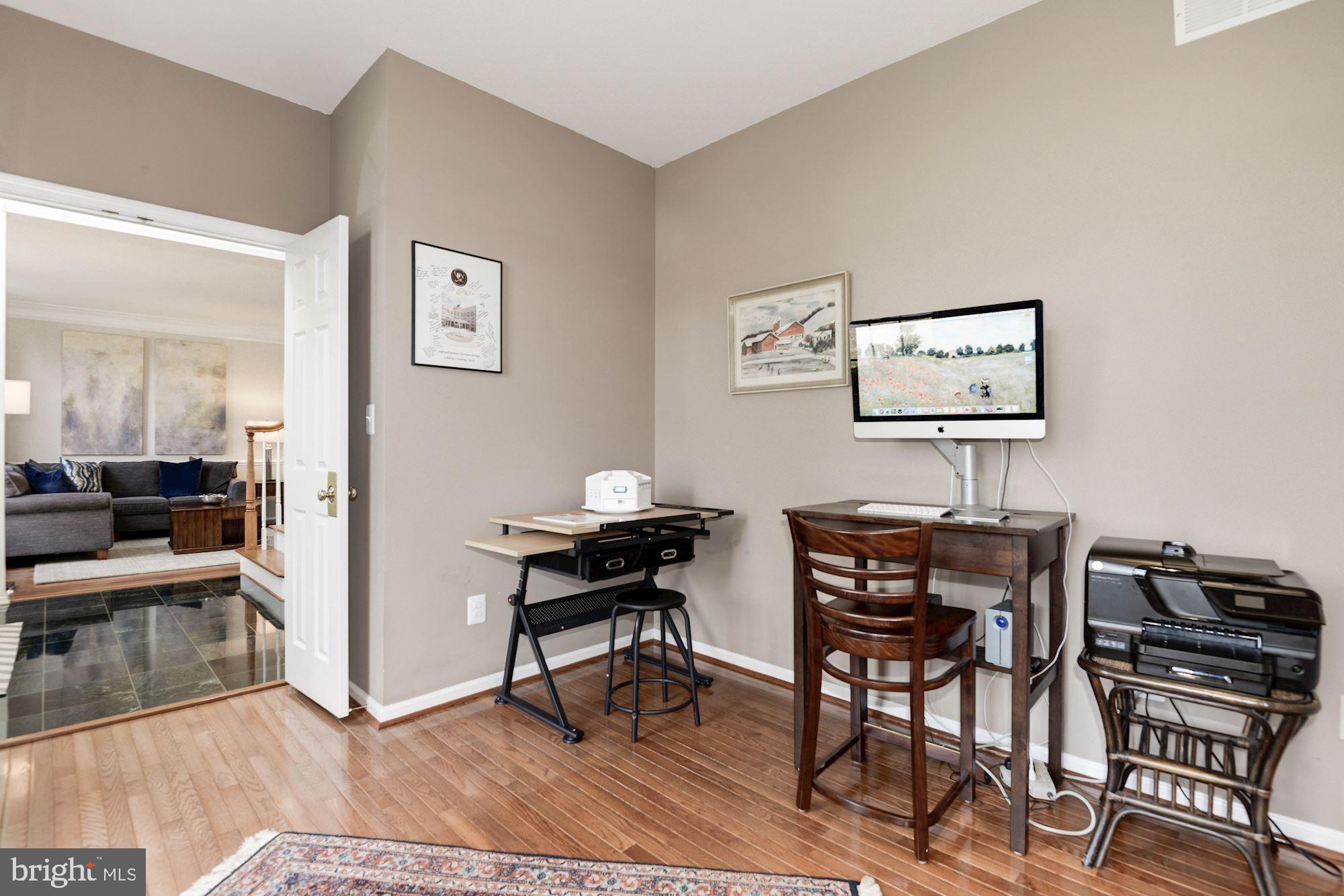 1340 Dasher Lane Reston, VA 20190 - Photo 23 of 59 Library