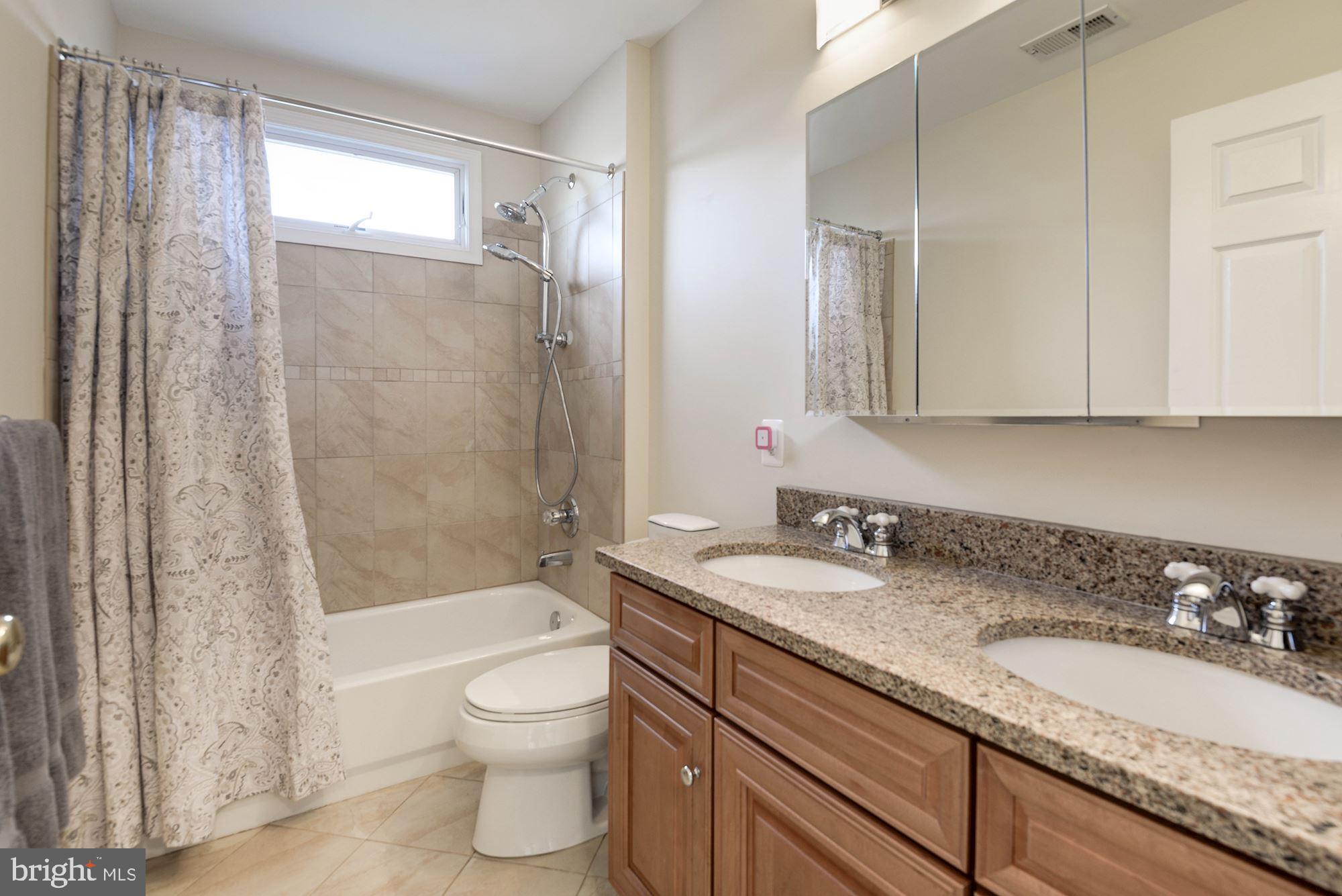 1340 Dasher Lane Reston, VA 20190 - Photo 36 of 59 Upper Full Bath