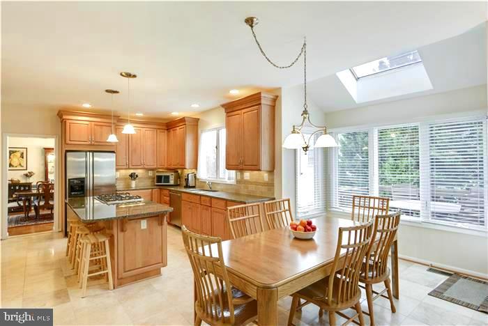 1340 Dasher Lane Reston, VA 20190 - Photo 5 of 59 Breakfast Area