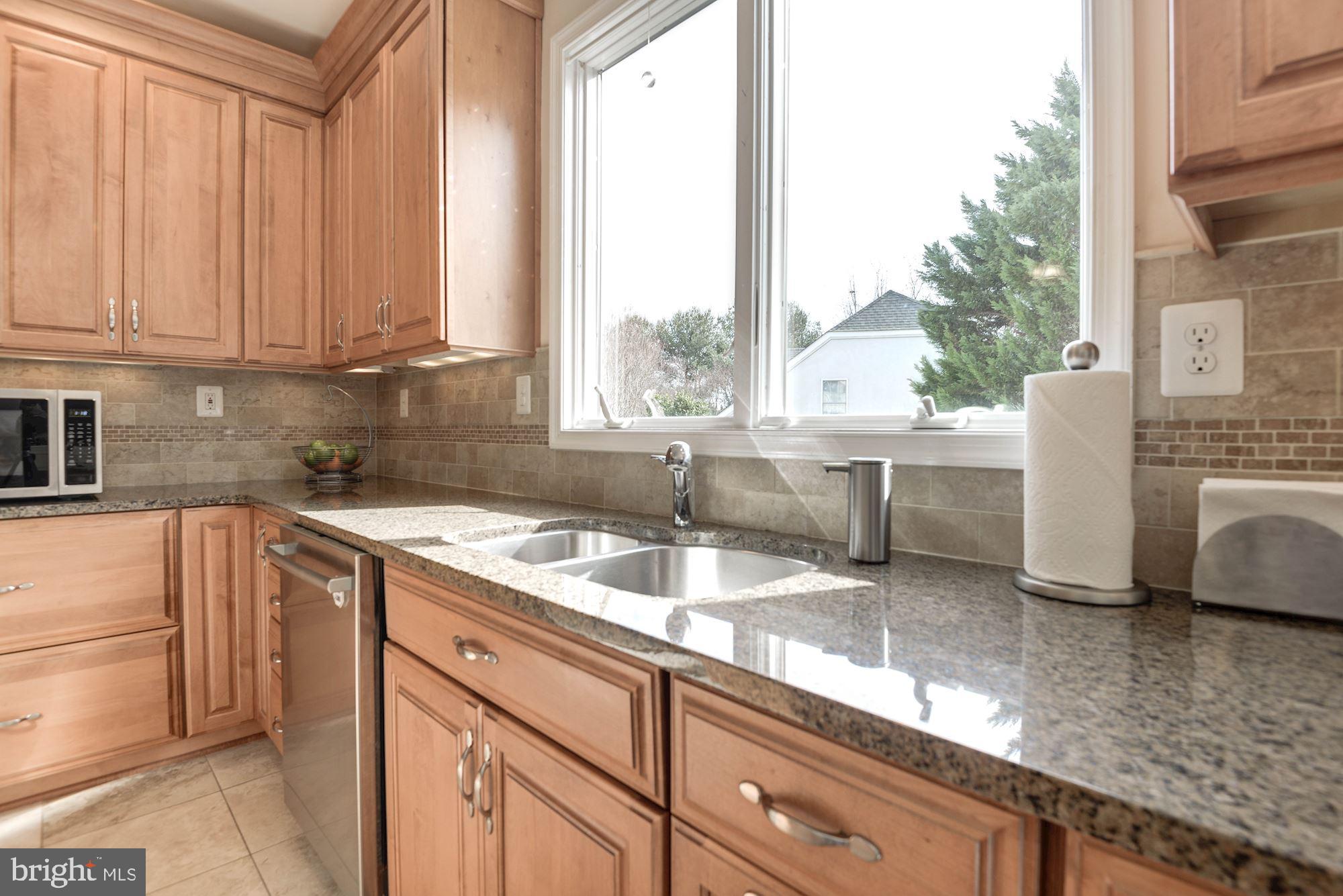 1340 Dasher Lane Reston, VA 20190 - Photo 7 of 59 Gorgeous Countertops and Backsplash
