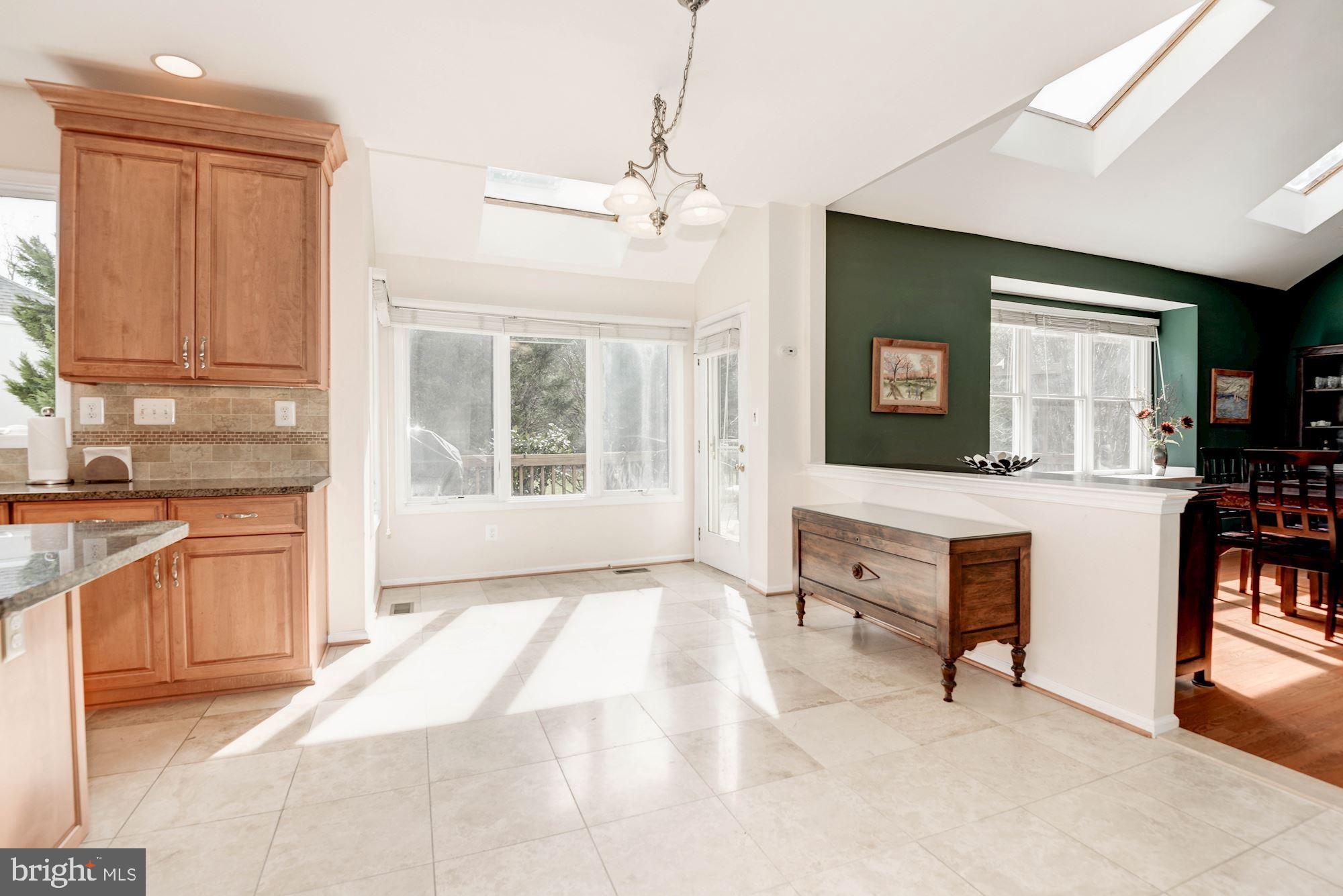 1340 Dasher Lane Reston, VA 20190 - Photo 8 of 59 Breakfast Area