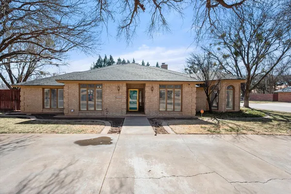 $379,000 | 2429 North 1st Street, Tahoka, TX 79373