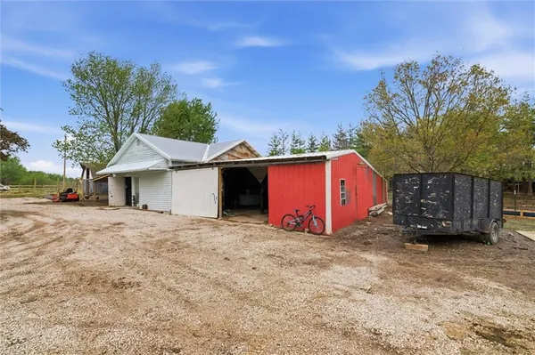 $510,000 | 5683 Botkin Road, Blue Mound, KS 66010