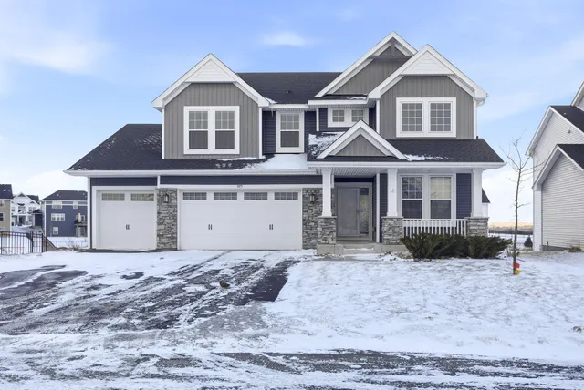 $689,000 | 975 Spancil Hl Way, St. Paul, MN 55129