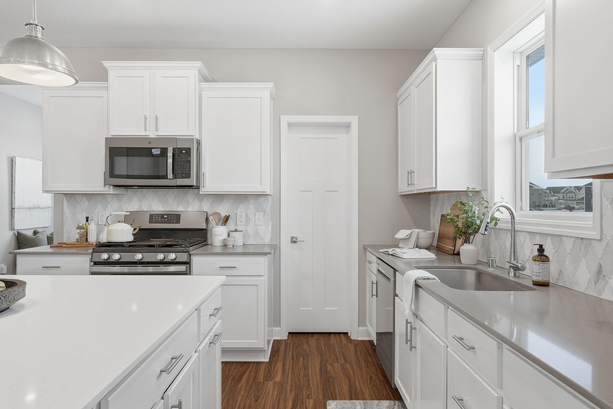 975 Spancil Hl Way St. Paul, MN 55129 - Photo 13 of 56