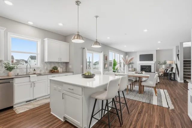 $689,000 | 975 Spancil Hl Way, St. Paul, MN 55129