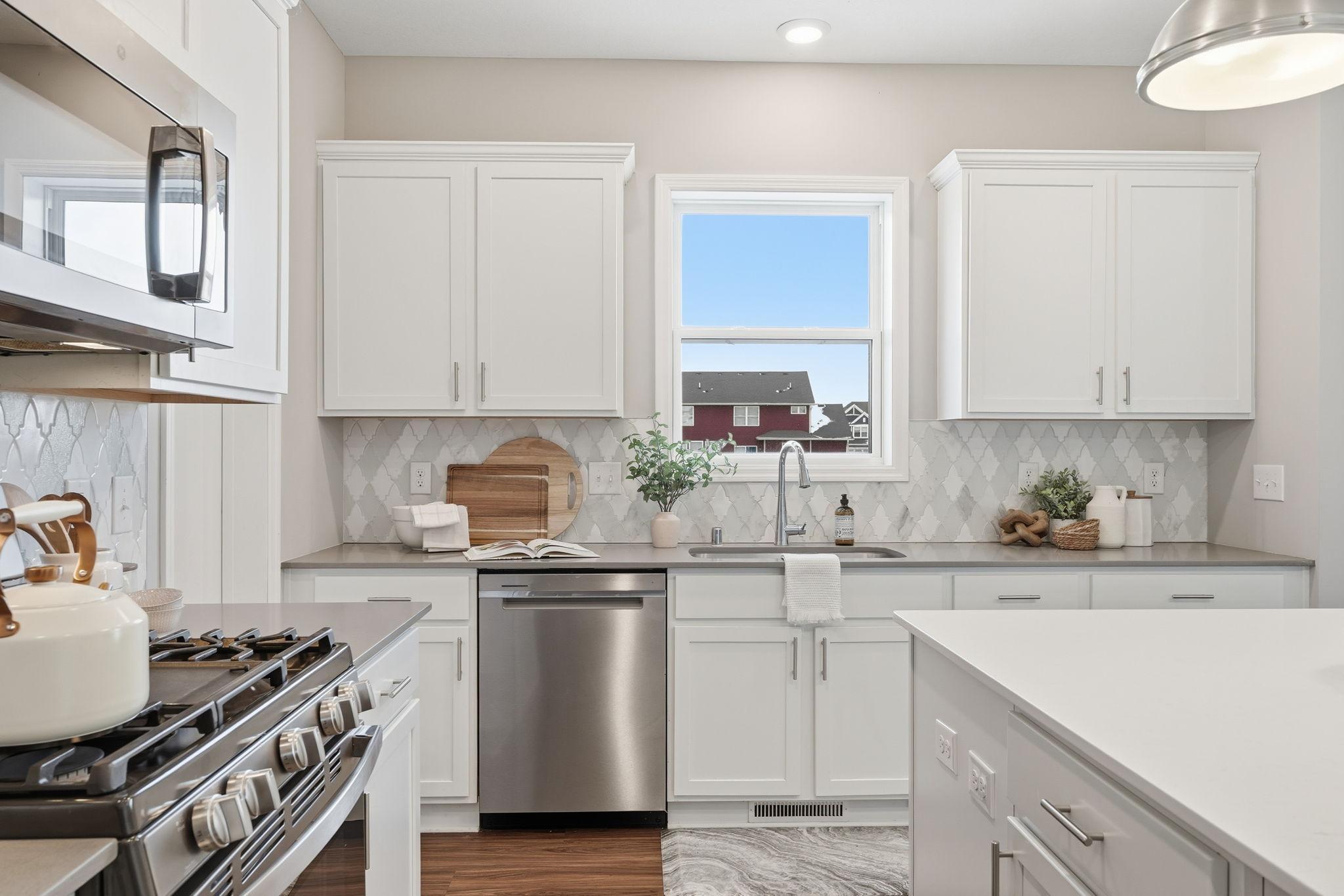 975 Spancil Hl Way St. Paul, MN 55129 - Photo 15 of 56