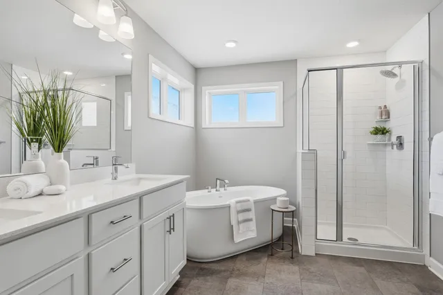 $689,000 | 975 Spancil Hl Way, St. Paul, MN 55129