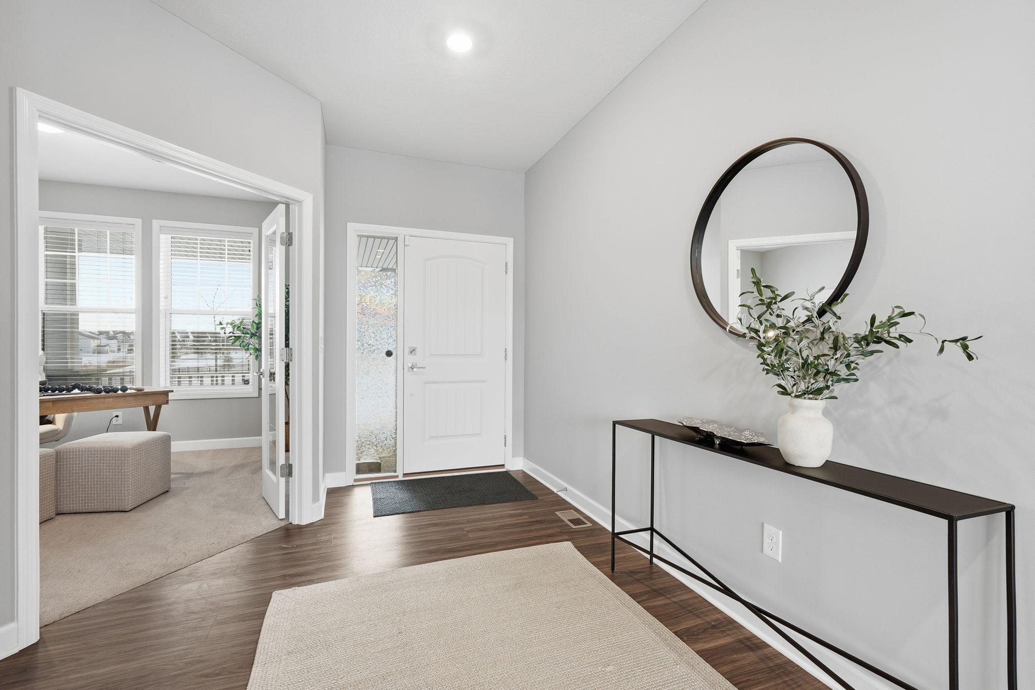 975 Spancil Hl Way St. Paul, MN 55129 - Photo 3 of 56