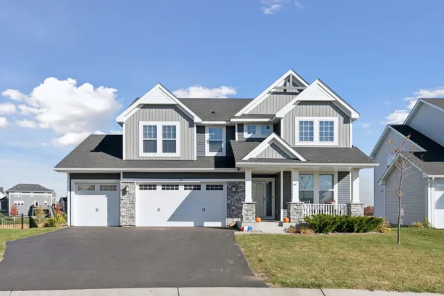 $689,000 | 975 Spancil Hl Way, St. Paul, MN 55129