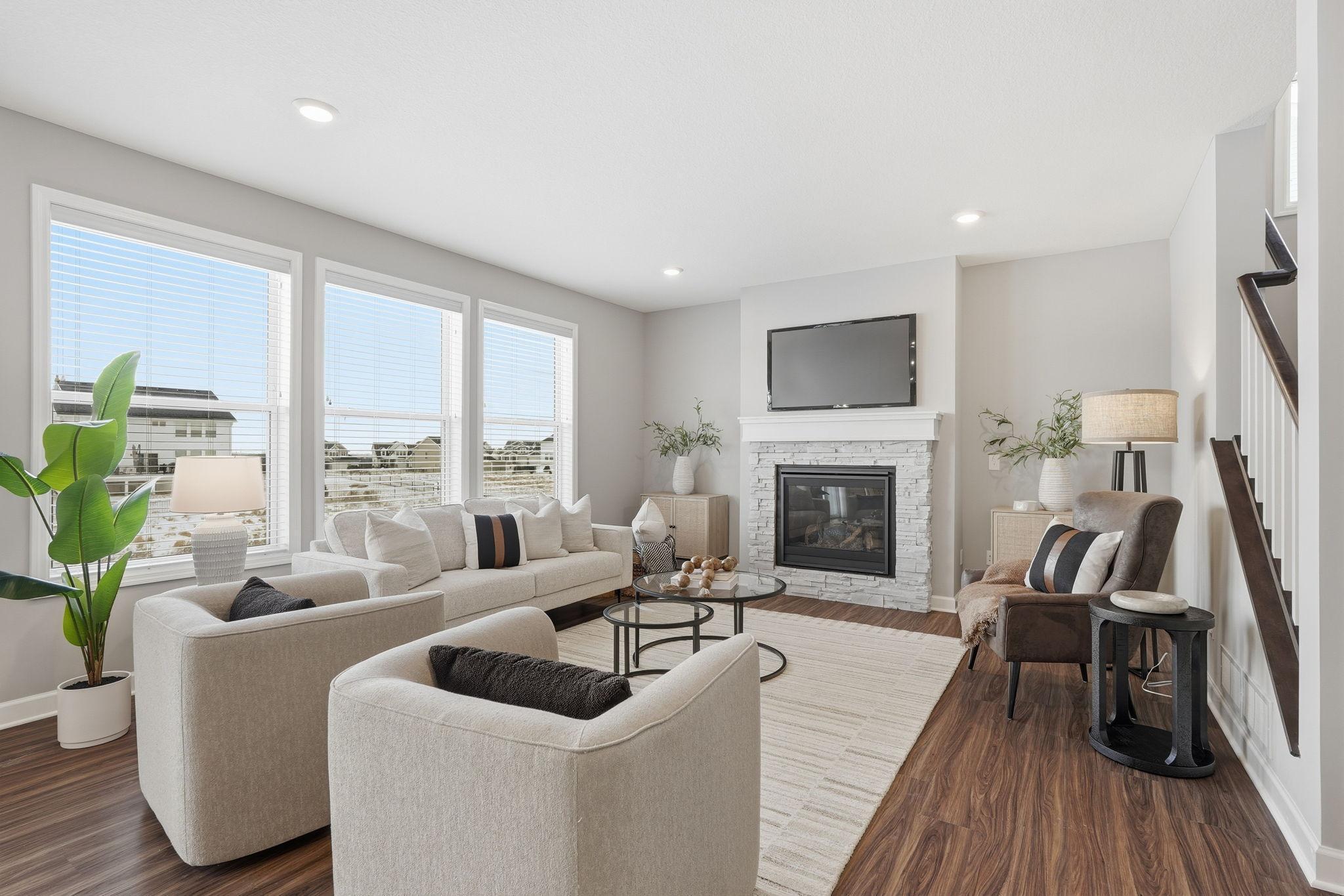 975 Spancil Hl Way St. Paul, MN 55129 - Photo 7 of 56