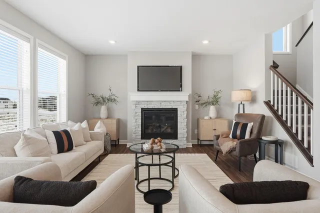 $689,000 | 975 Spancil Hl Way, St. Paul, MN 55129