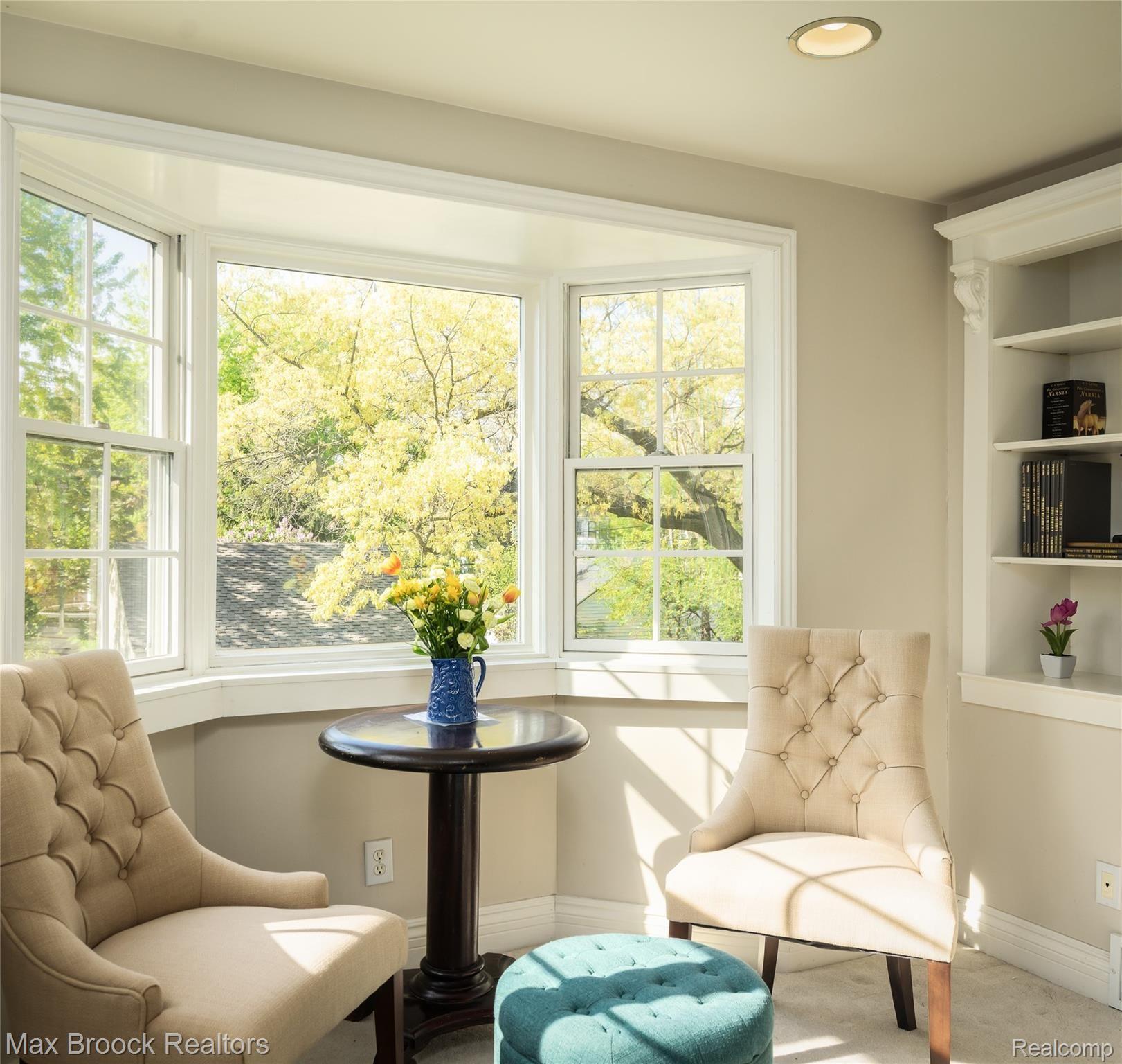 17 Hanover Road Pleasant Ridge, MI 48069 - Photo 18 of 32 Charming Master Bedroom Reading Nook