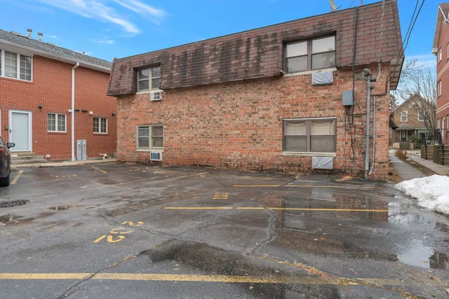 $1,599 | 313 Elgin Avenue, Unit 201, Forest Park, IL 60130