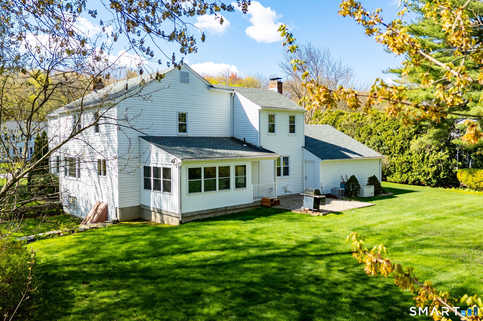 71 Whippoorwill Way Wethersfield, CT 06109 - Photo 3 of 36