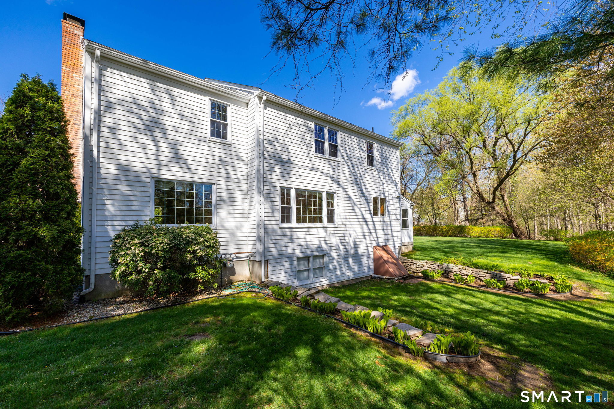 71 Whippoorwill Way Wethersfield, CT 06109 - Photo 4 of 36