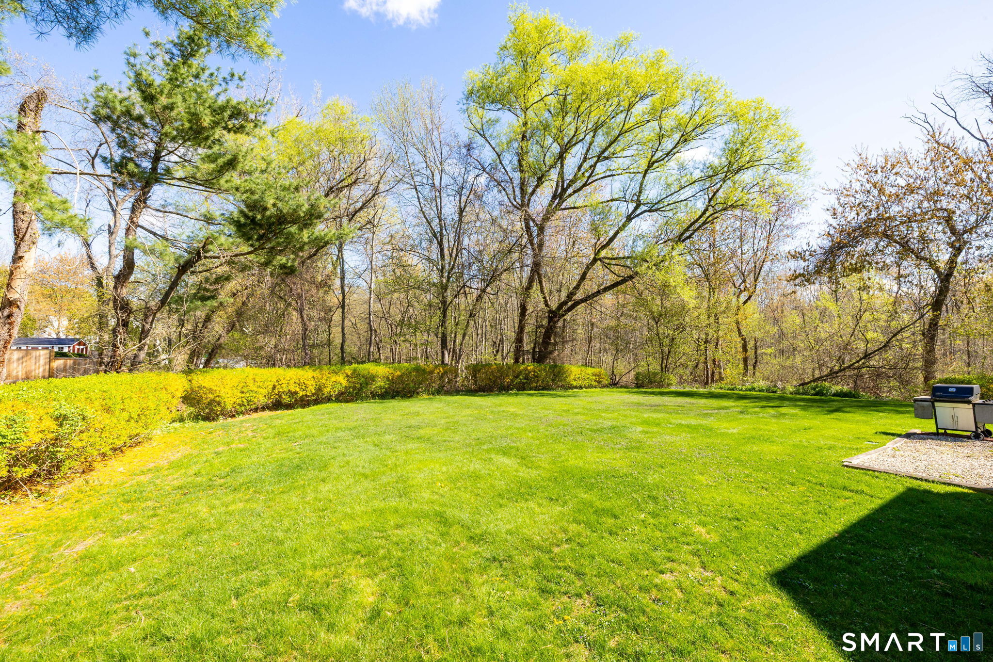 71 Whippoorwill Way Wethersfield, CT 06109 - Photo 5 of 36