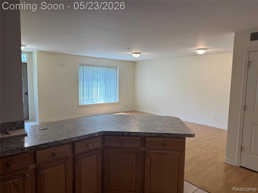 34086 Utica Road Fraser, MI 48026 - Photo 4 of 12