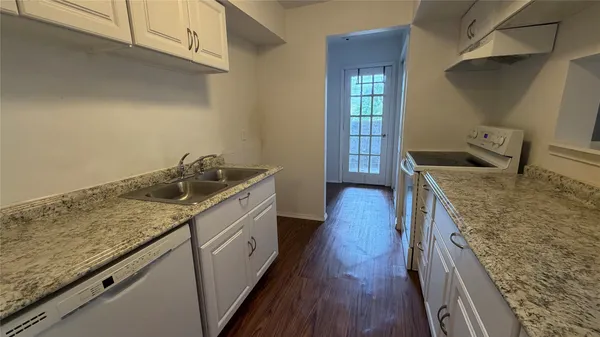 $1,600 | 10601 South Drive, Unit 107, Houston, TX 77099