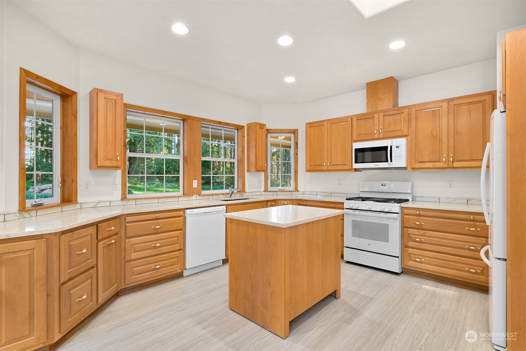 3988 Aldergrove Road Ferndale, WA 98248 - Photo 7 of 40