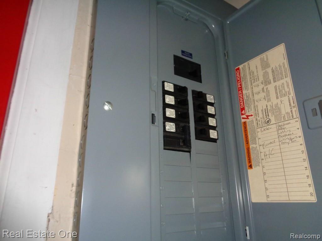 13451 Trenton Road Southgate, MI 48195 - Photo 19 of 22 Trenton Rd 029.jpg
