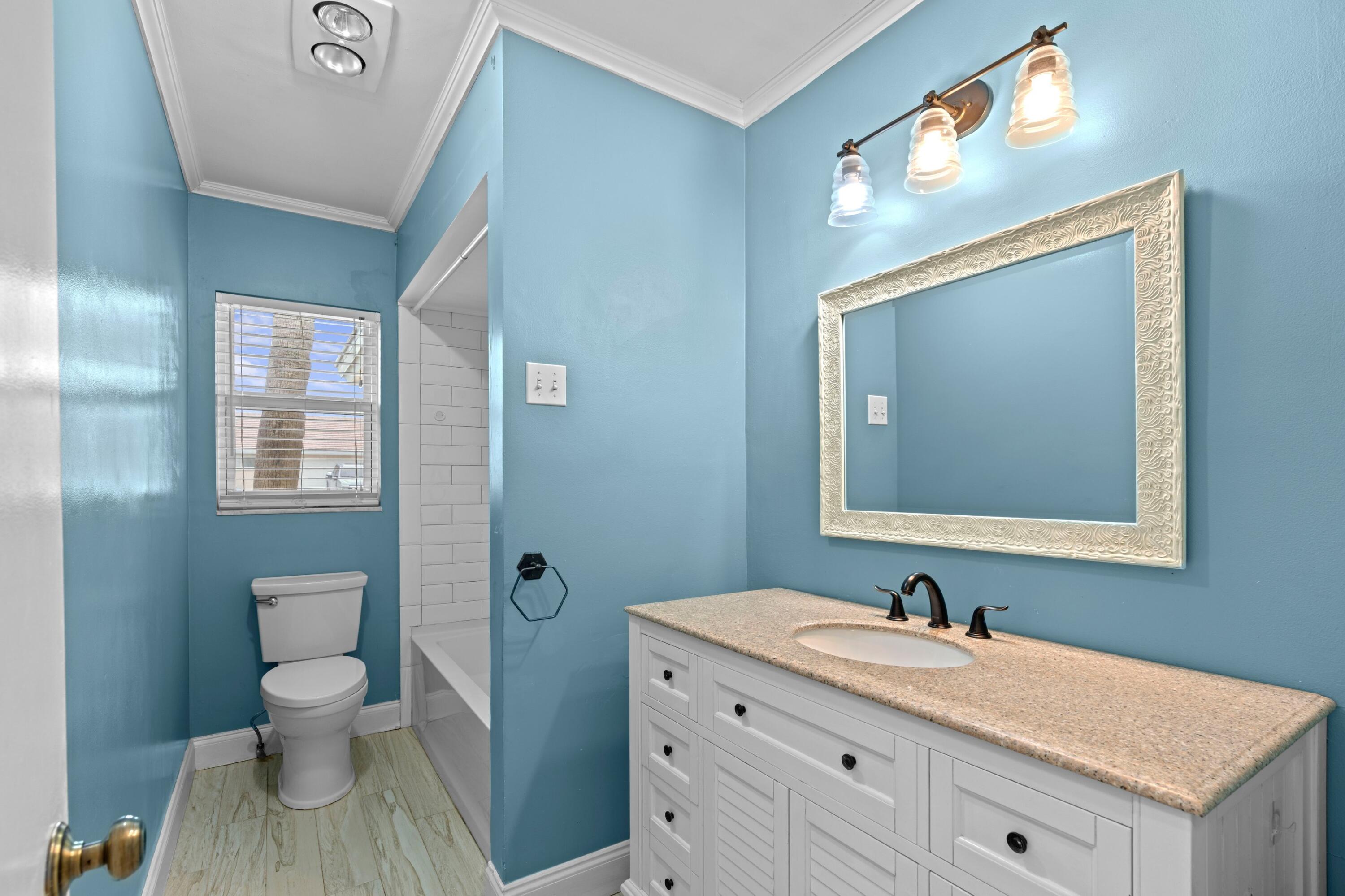 1375 Southwest 14th Avenue Boca Raton, FL 33486 - Photo 22 of 52 Bathroom 1