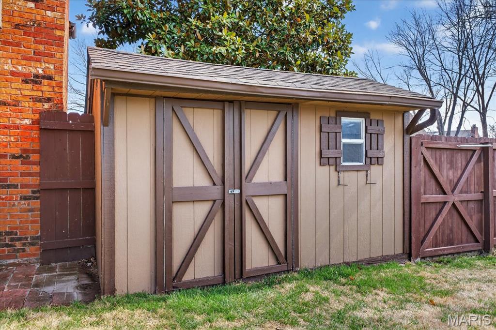 1005 Greentrail Court O'Fallon, IL 62269 - Photo 41 of 45