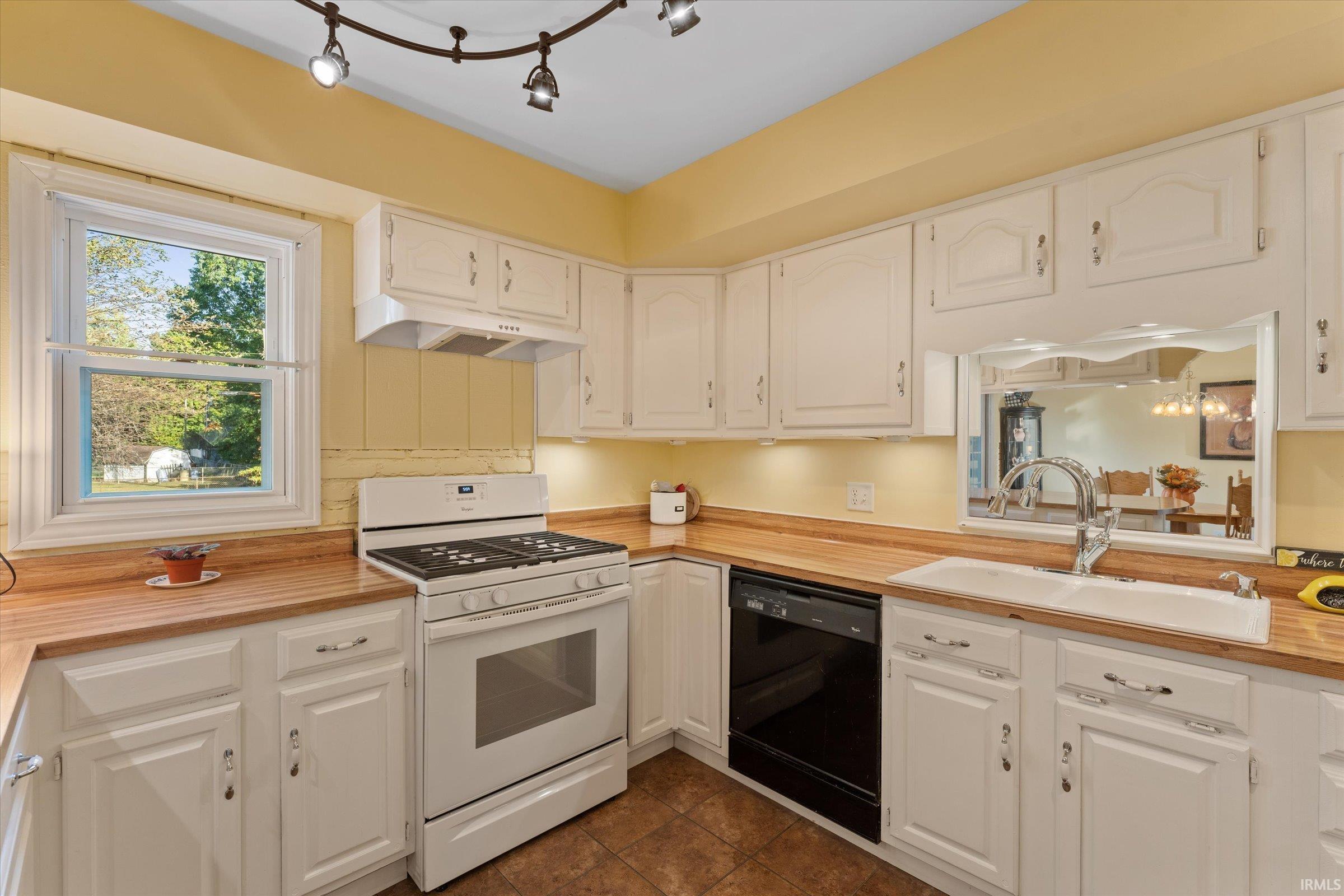 52954 Emmons Road South Bend, IN 46637 - Photo 14 of 35 Gallery Image 14
