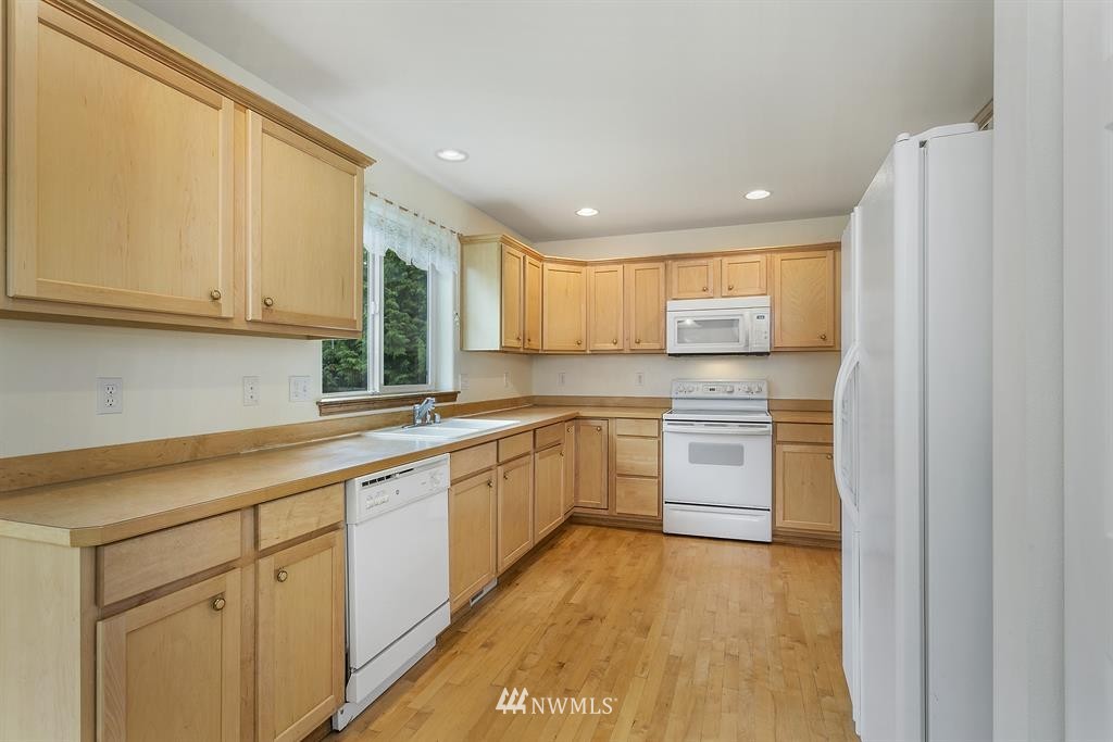 3122 179th Street Southeast Bothell, WA 98012 - Photo 11 of 22 Gallery Image 11