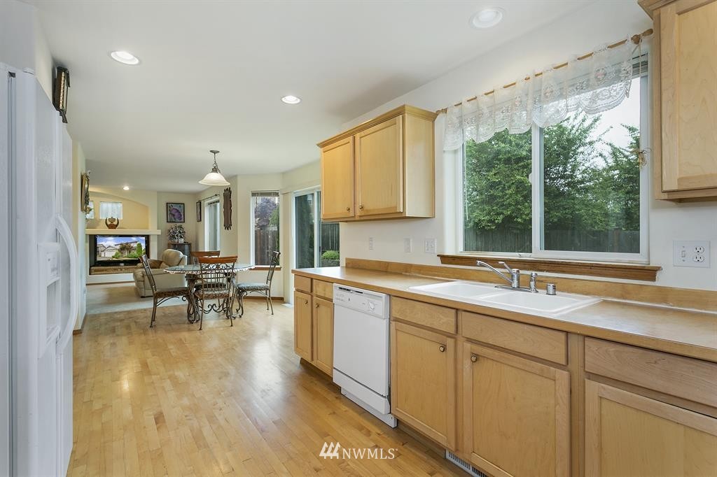 3122 179th Street Southeast Bothell, WA 98012 - Photo 10 of 22 Gallery Image 10