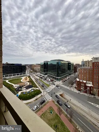 $2,900 | 301 Massachusetts Avenue Northwest, Unit 1002, Washington, DC 20001