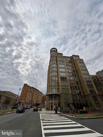 $2,900 | 301 Massachusetts Avenue Northwest, Unit 1002, Washington, DC 20001