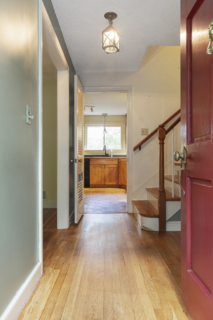 77 Warren Road Ashland, MA 01721 - Photo 4 of 42 Gallery Image 4