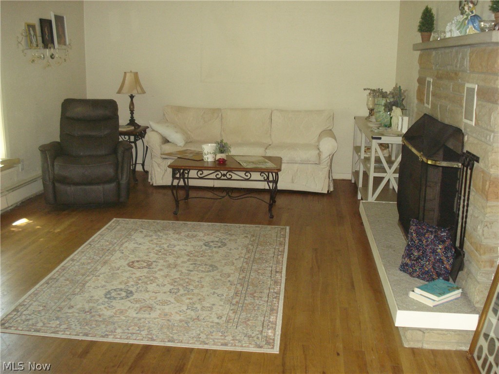 7342 Hopkins Road Mentor, OH 44060 - Photo 2 of 49 hardwood floors
