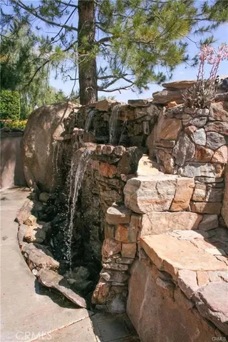 a picture of city view