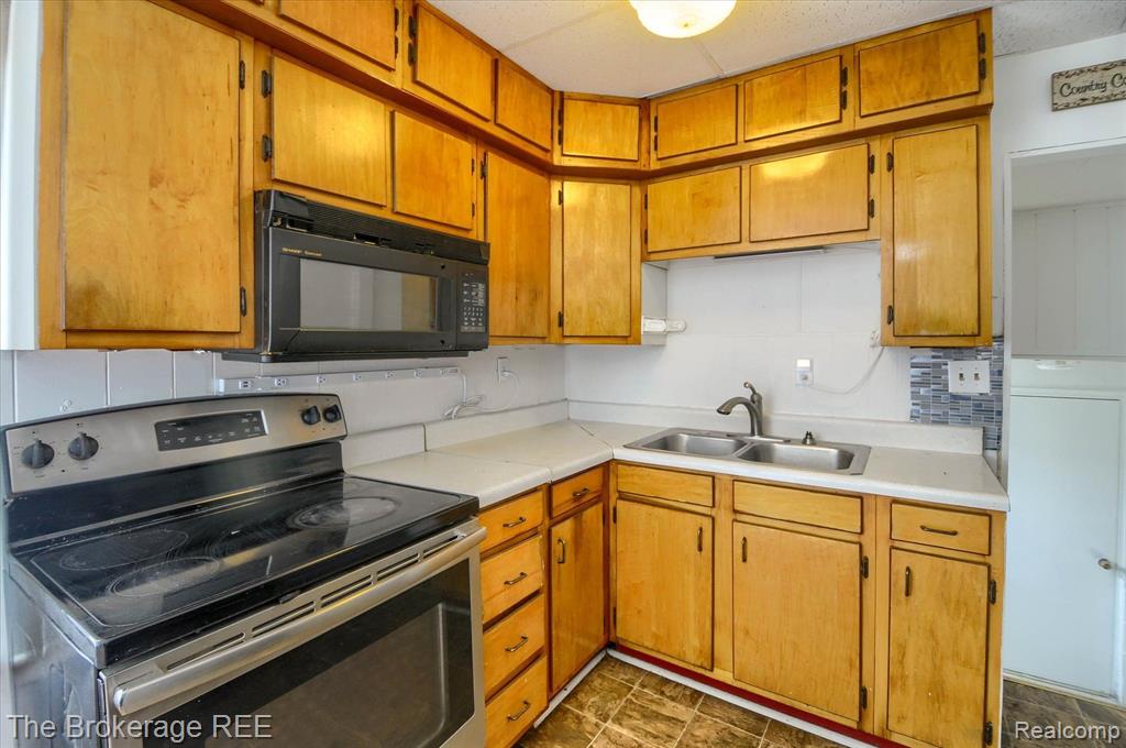 4095 North Belsay Road Flint, MI 48506 - Photo 13 of 32
