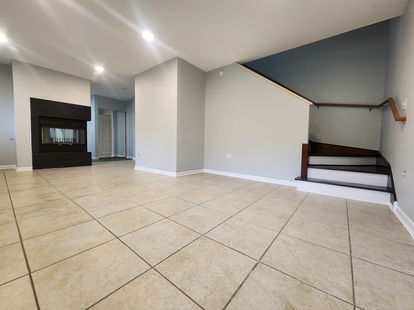 1017 Harms Road Glenview, IL 60025 - Photo 21 of 28 Gallery Image 21