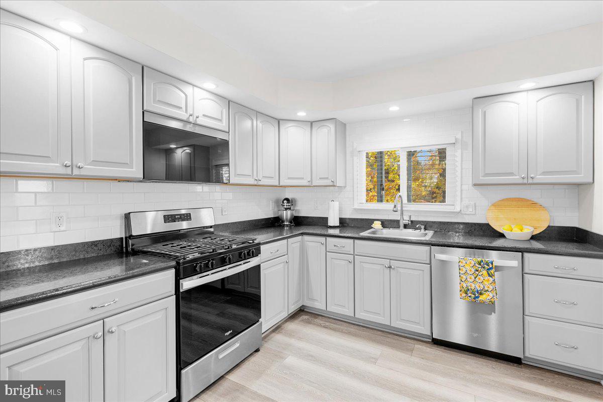 232 Garden Terrace Runnemede, NJ 08078 - Photo 1 of 27