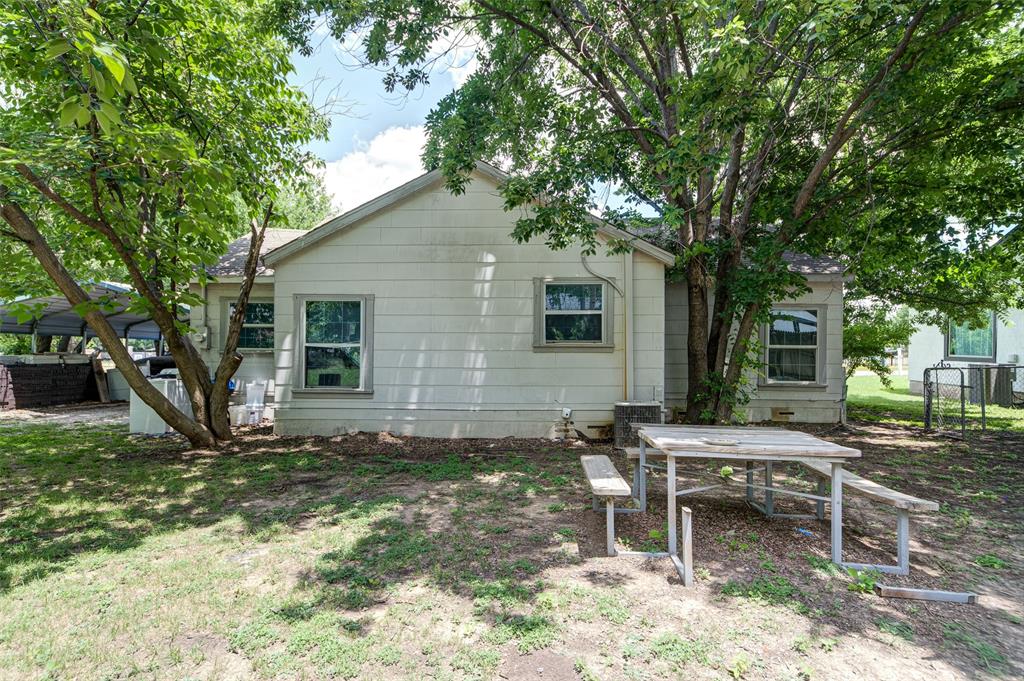 307 North Miller Street Decatur, TX 76234 - Photo 9 of 24