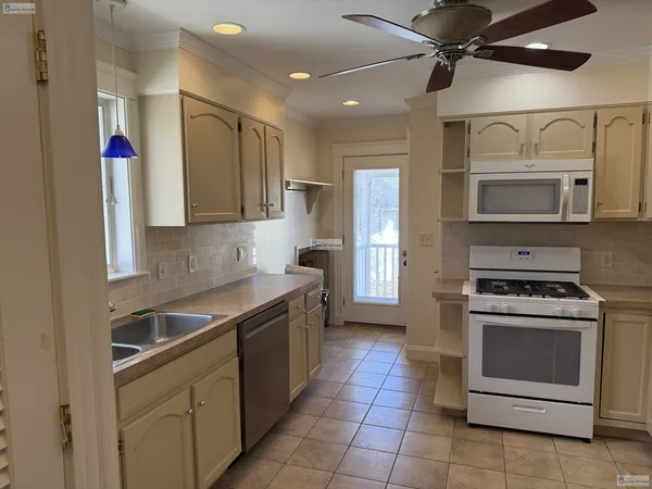 $3,000 | 49 Winter Street, Unit 2, Medford, MA 02155