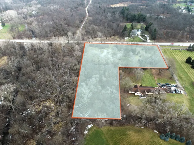 $595,000 | 27491 Pontiac Trail, South Lyon, MI 48178